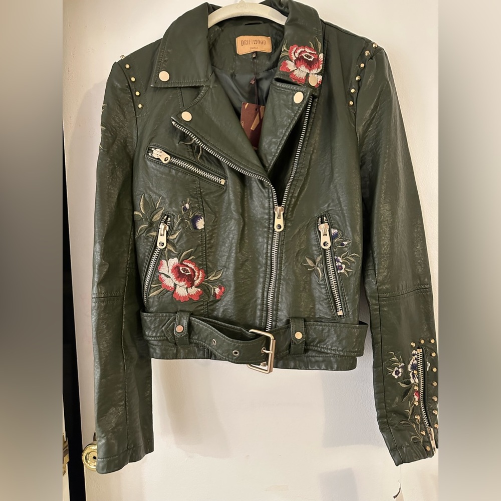 Driftwood Sz Small NWT Dk green w/embroidered flowers faux leather moto jacket